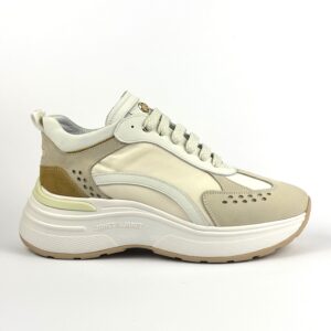 SNEAKERS  JANET E JANET